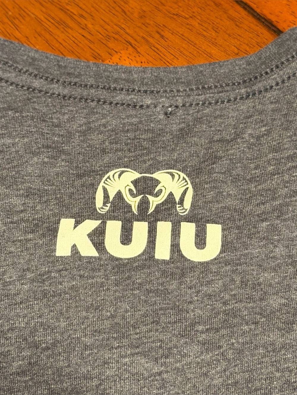 KUIU T-Shirt Women Small Gray Ultralight Hunting Graphic Mountain Short Sleeve - Picture 8 of 8
